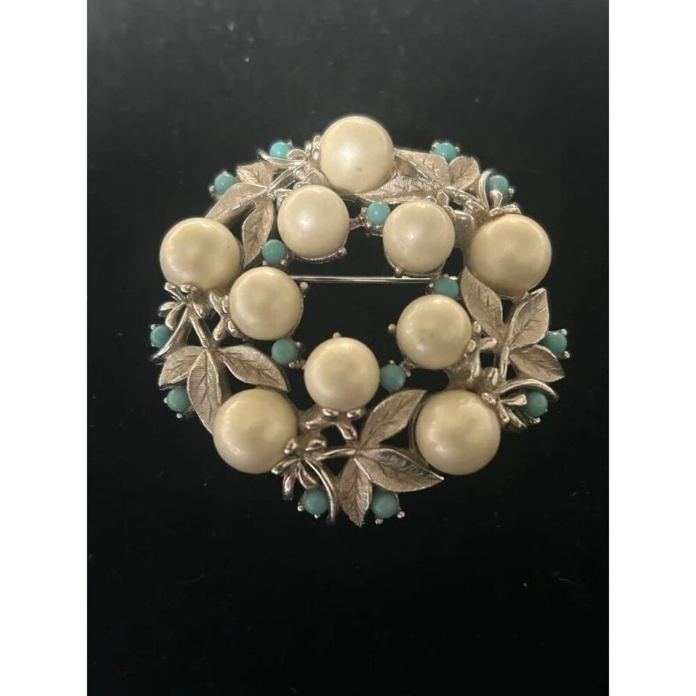 Vintage Sarah Coventry Alaskan Summer Faux Pearl & Turquoise Wreath Brooch 1961
